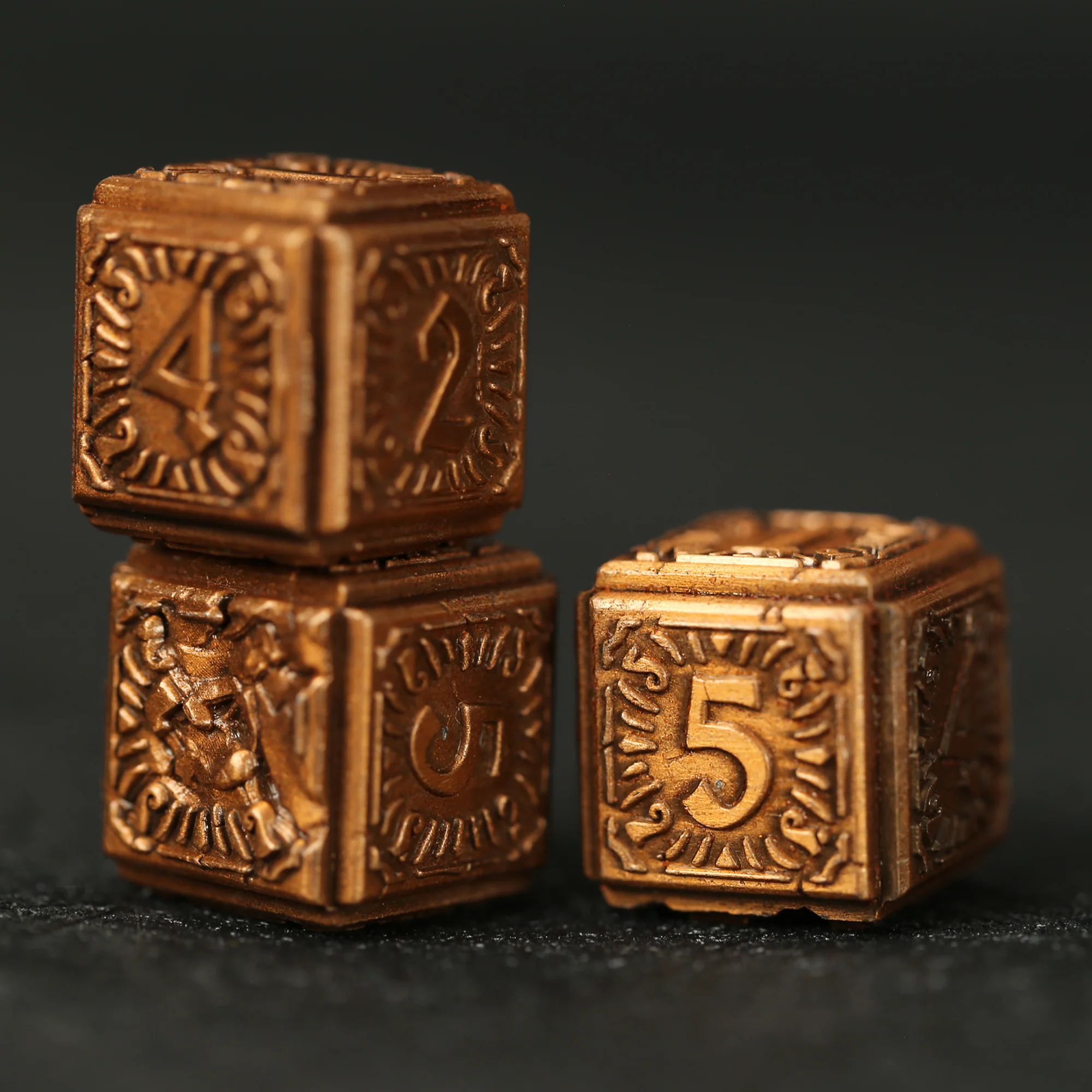 Abyssal Pearl Cthulhu D6 Metal Dice - Image 3