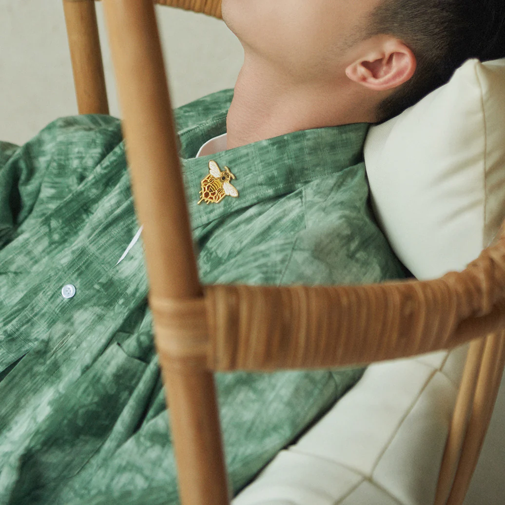 daparo Enamel Pins "Eastern Honey Bee" - Image 7