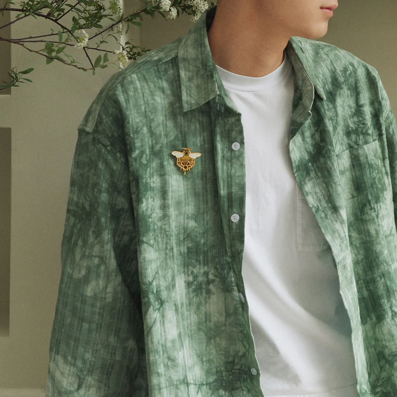 daparo Enamel Pins "Eastern Honey Bee" - Image 8