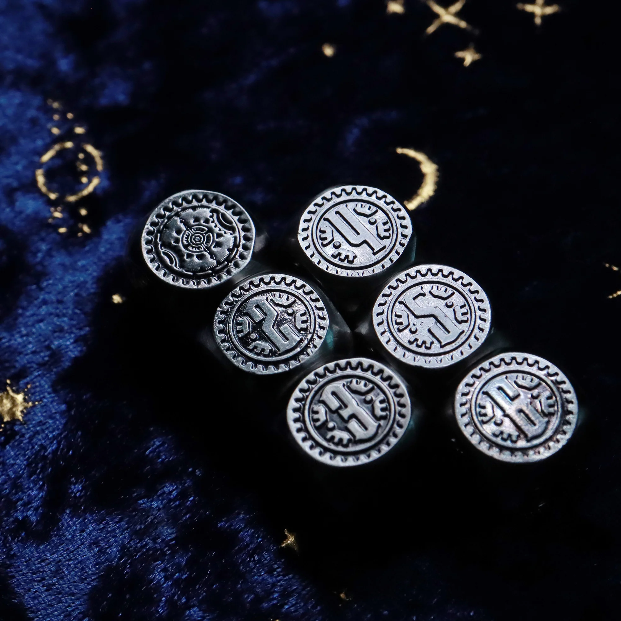 Dreamgear Steampunk D6 Metal Dice - Image 5