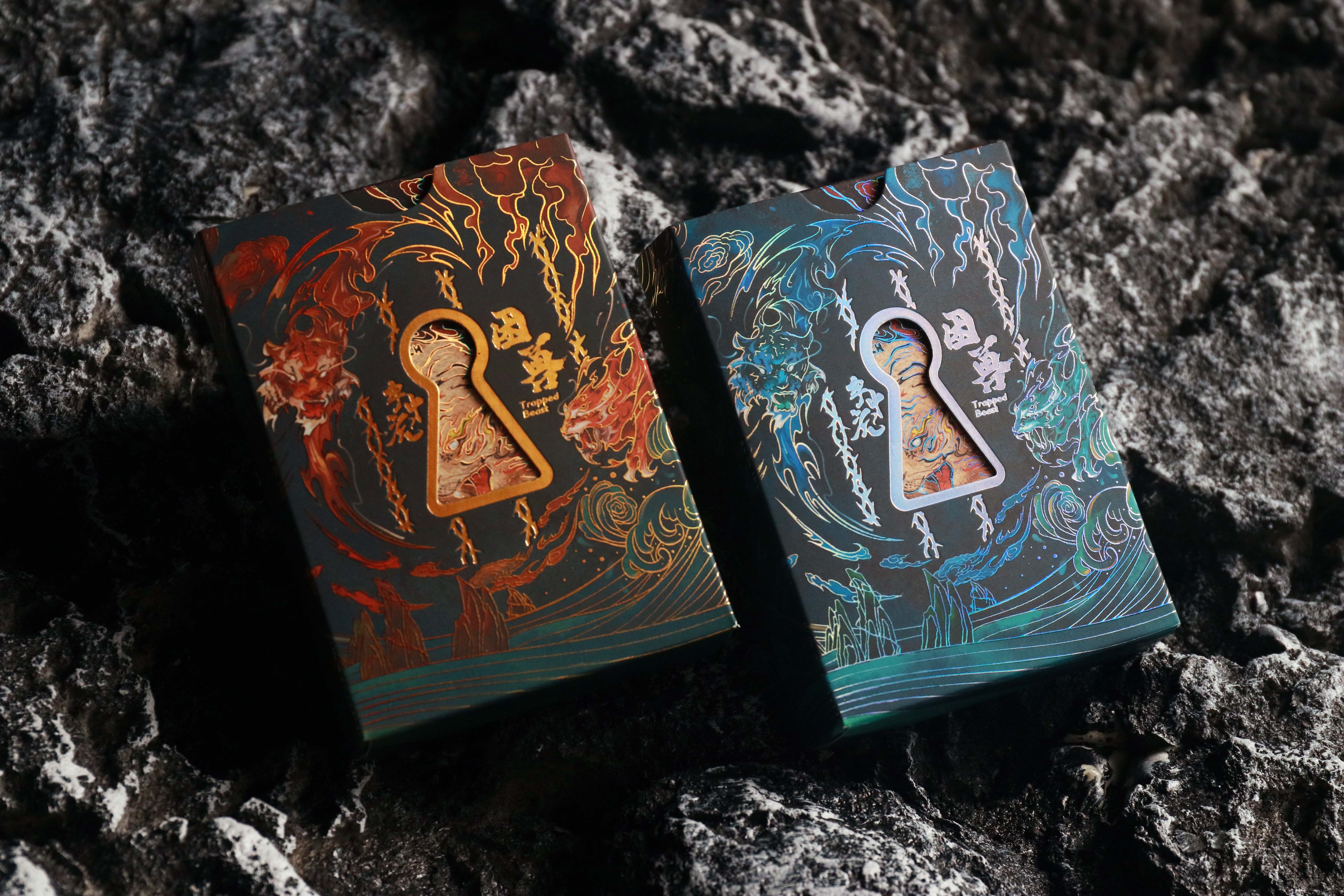 Imprisoned Tiger Playing Card Gift Set - Image 4