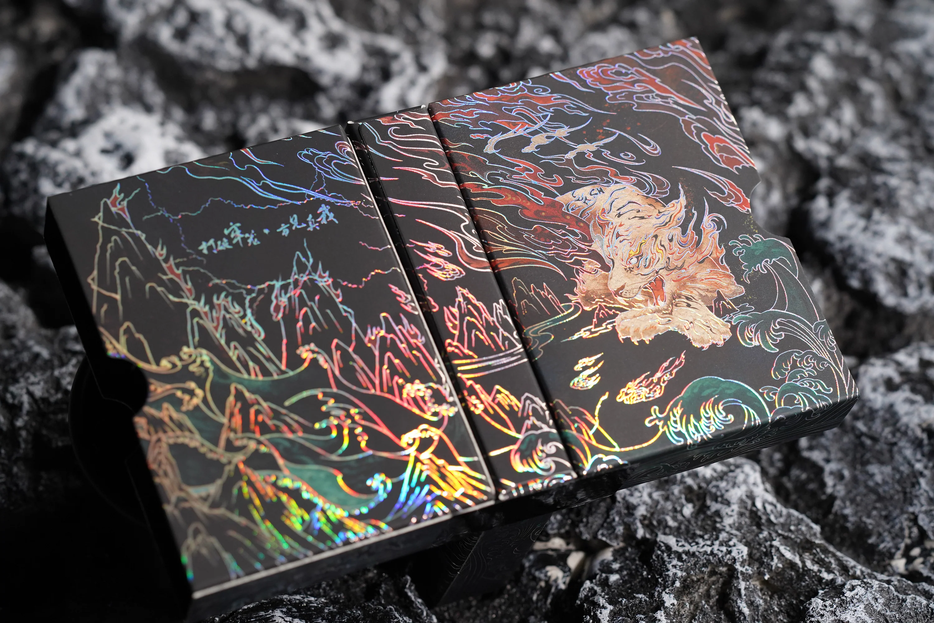 Imprisoned Tiger Playing Card Gift Set - Image 5