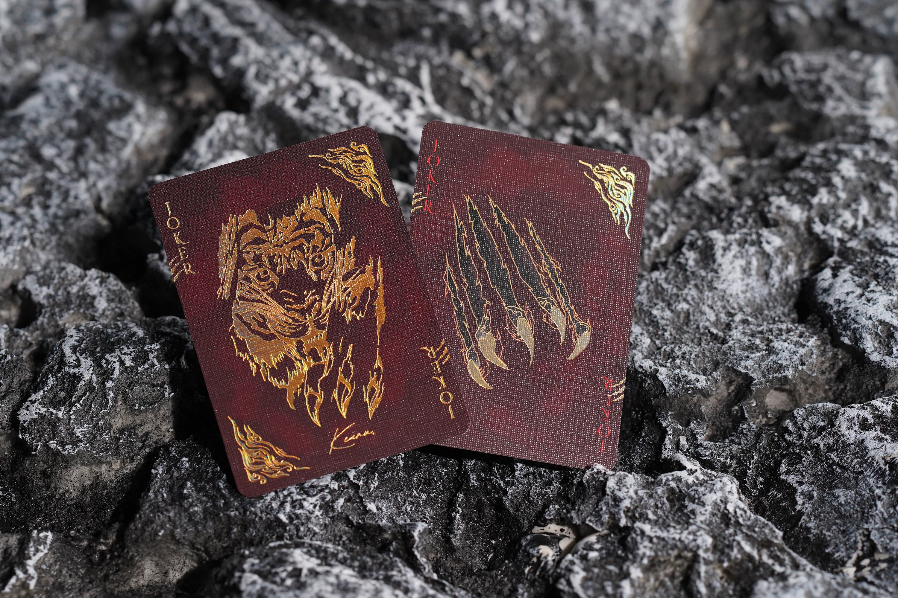 Imprisoned Tiger Playing Card Gift Set - Image 8