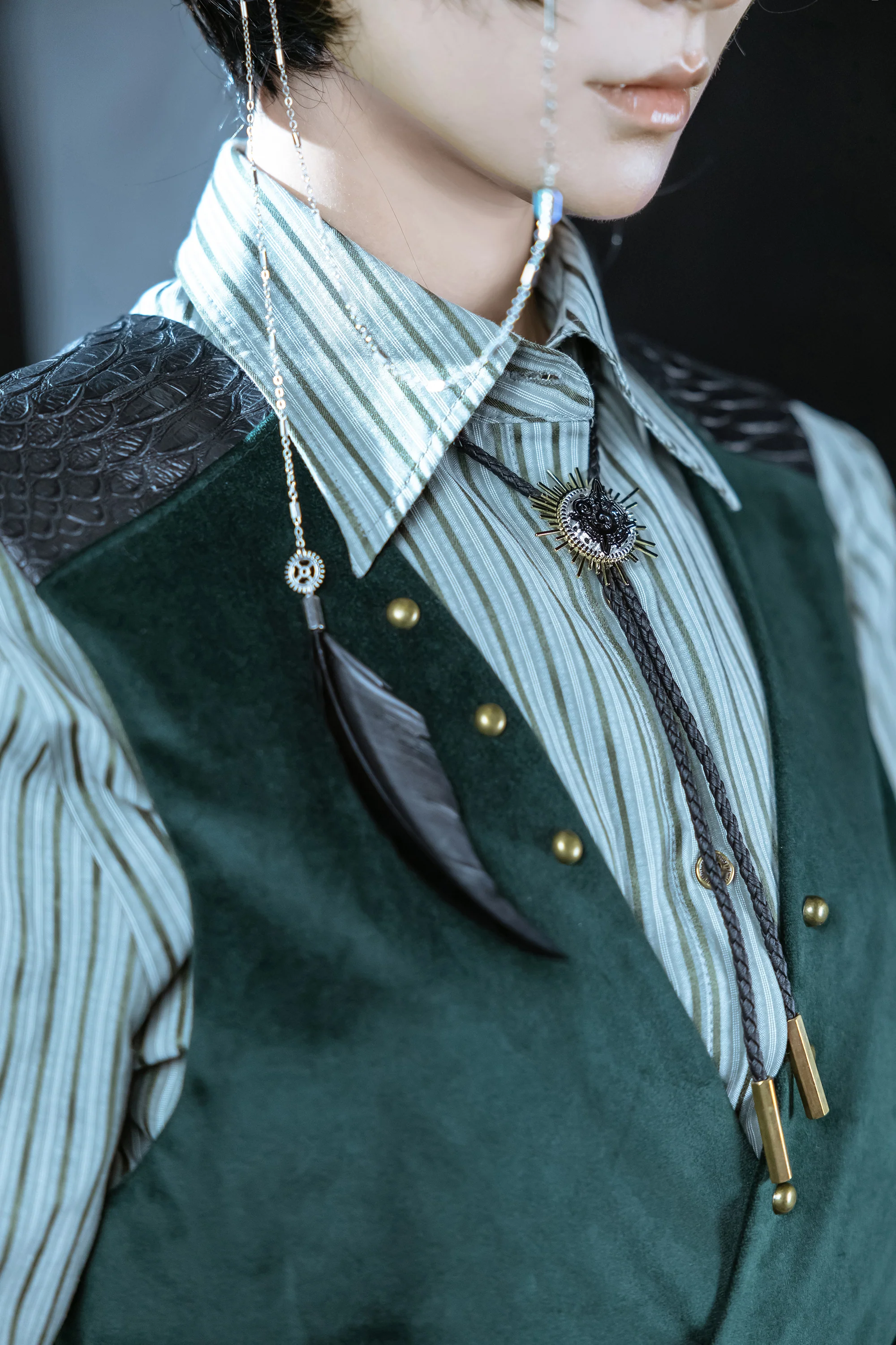 Lord of Mysteries Amon Series Family Crest Handcrafted Bolo Tie - Image 3