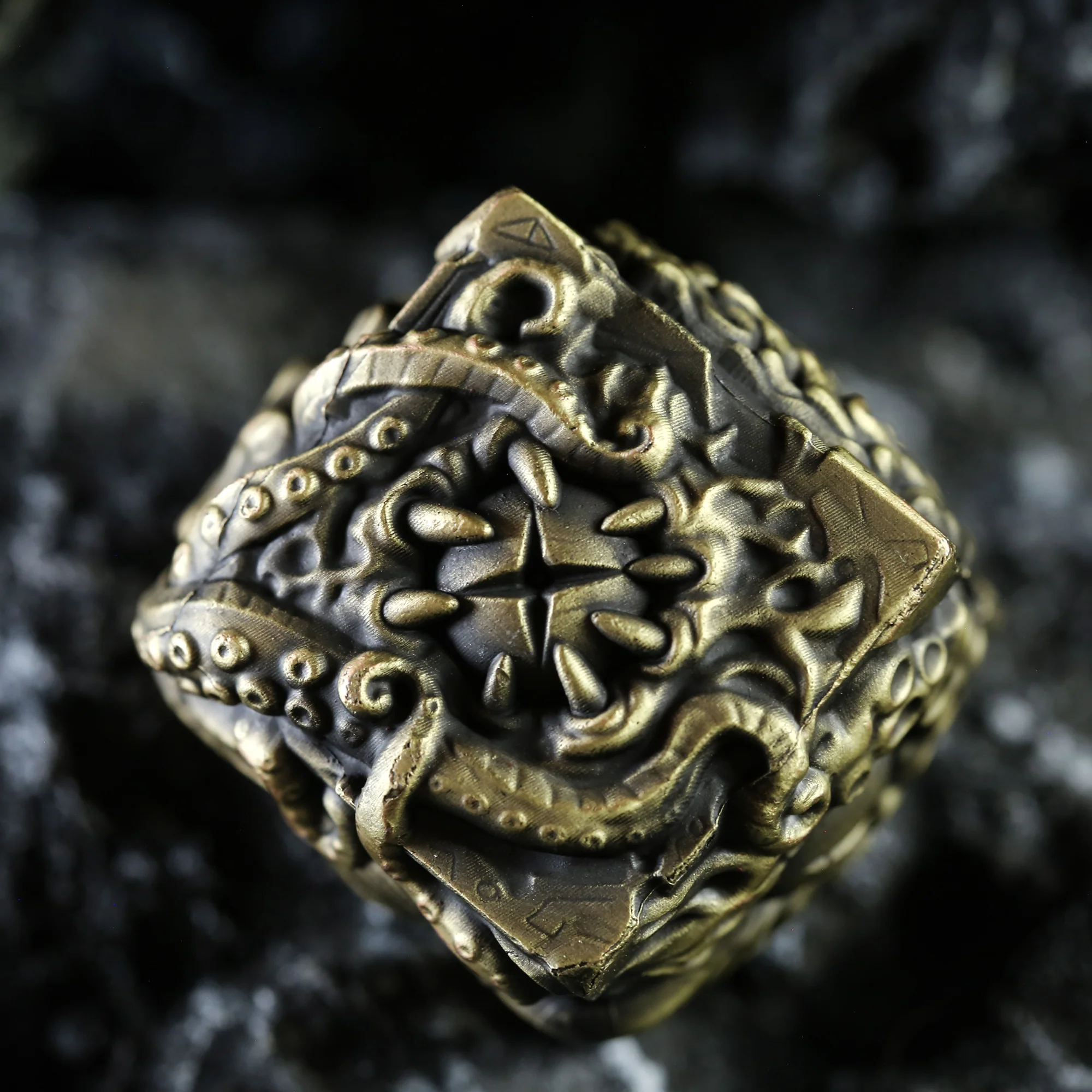 The Keeper of Arcane Lore Collectible Metal Dice - Image 5